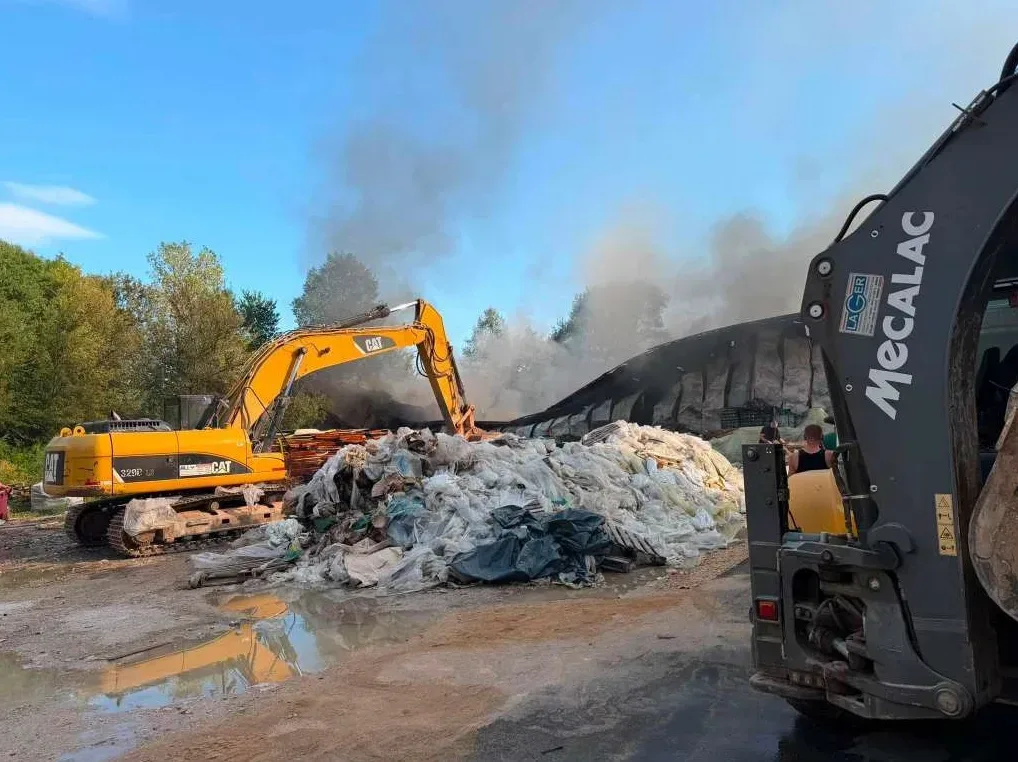 Sanacija požarišta nakon požara u Grudama