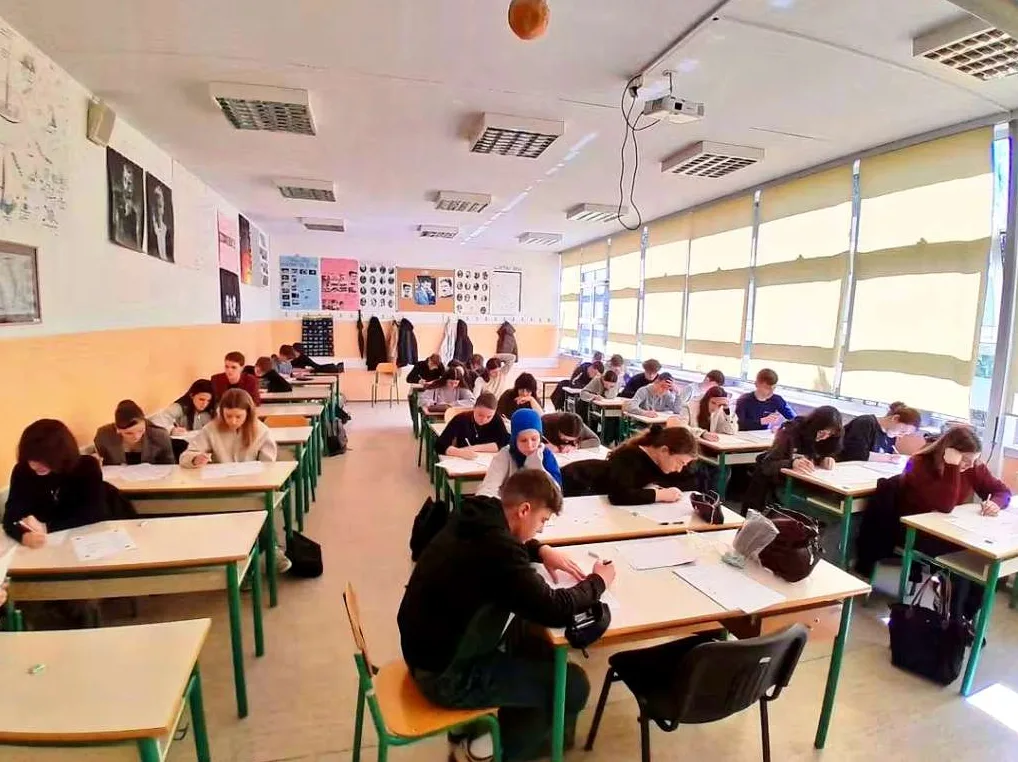 Učenici u učionici tokom štrajka