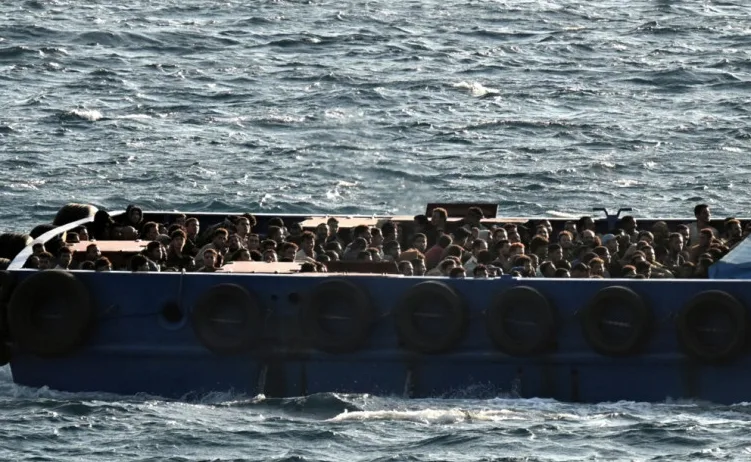 Spaseni migranti na brodu