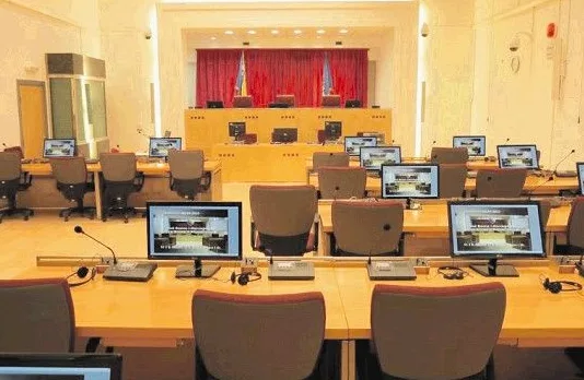 Sudnica i optuženi za zločine