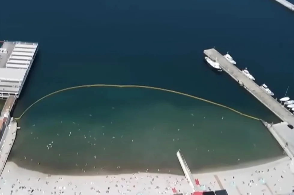 Plaža u Trstu sa zidom