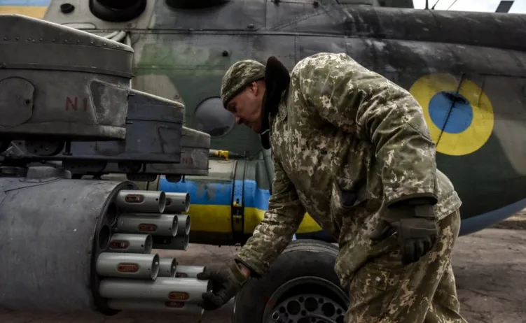 Ukrajinski vojnik i rakete