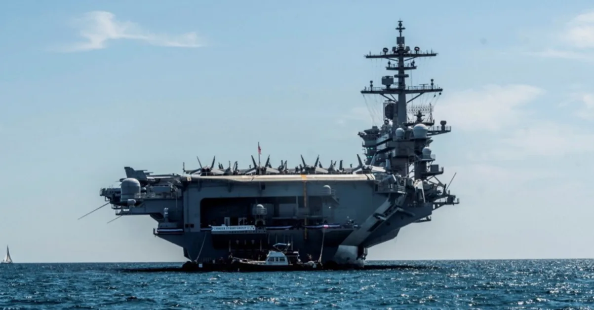USS Abraham Lincoln na moru