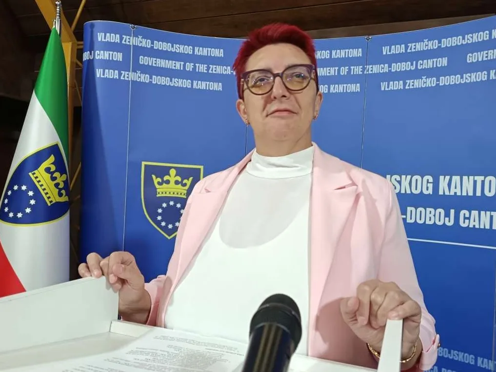 Premijerka ZDK kod zastave