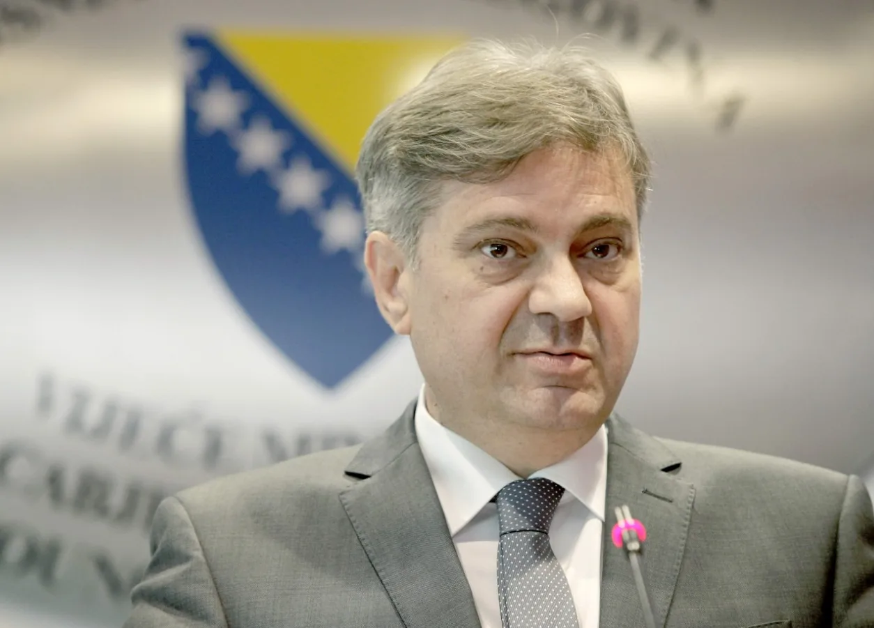 Zvizdić o zakonu i Hujduru