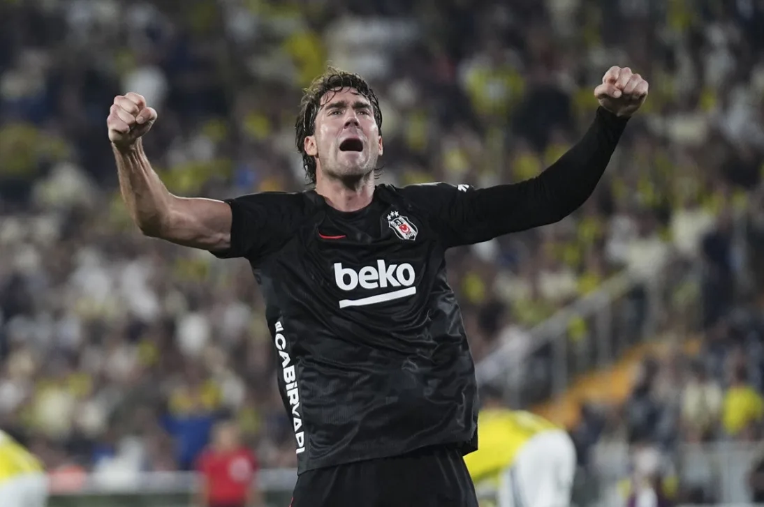 Bešiktaš slavi pobjedu protiv Fenerbahčea