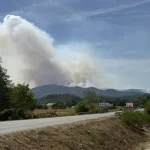 Gašenje požara kod Teslića pod kontrolom, helikopter angažovan i danas
