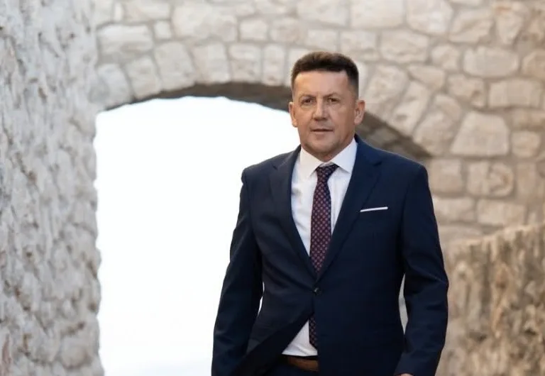 Lučić o ukidanju kladionica