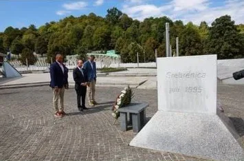 SAD poruka Srebrenica Mladić