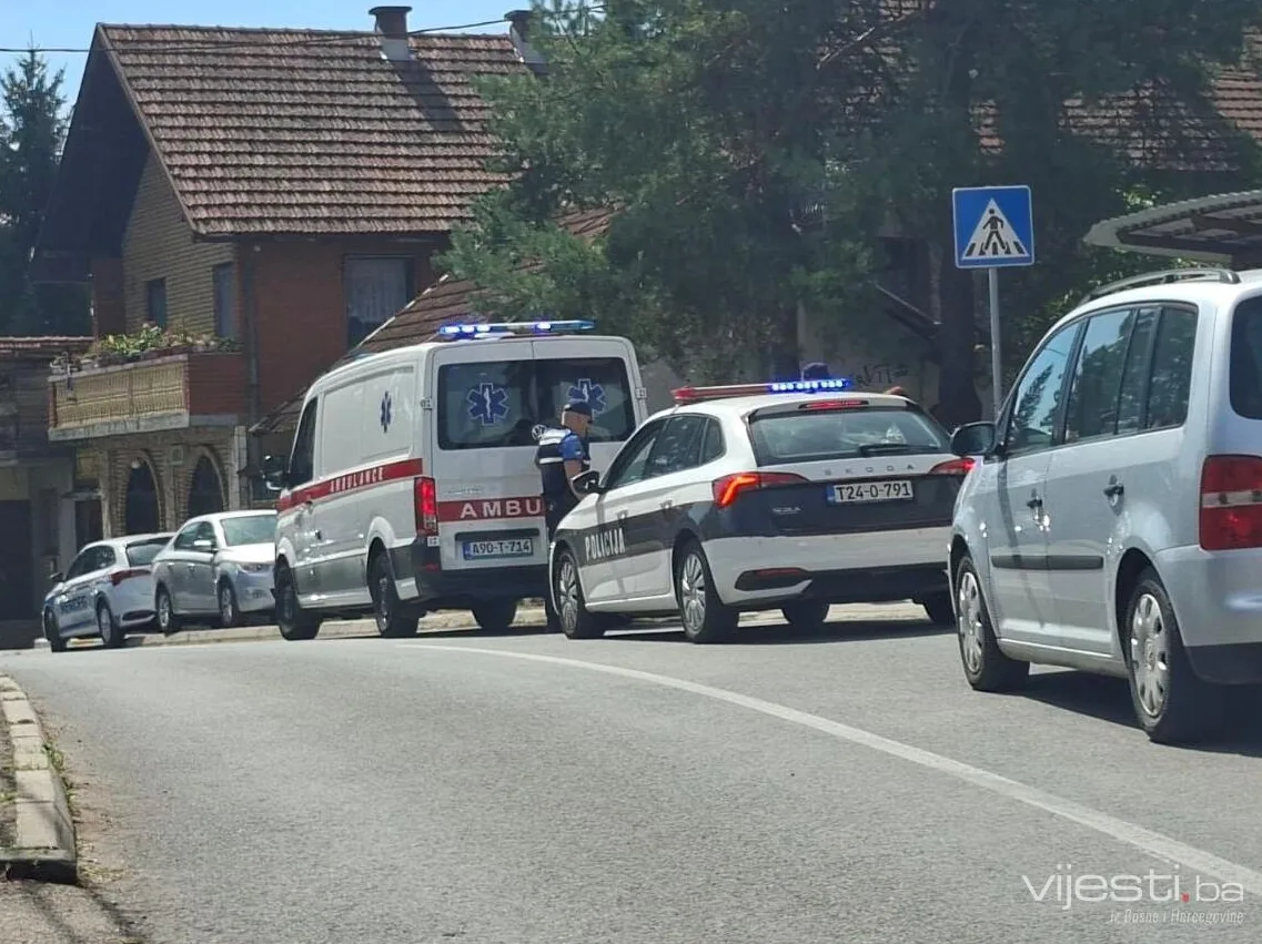 Policija i hitna nakon napada učenice
