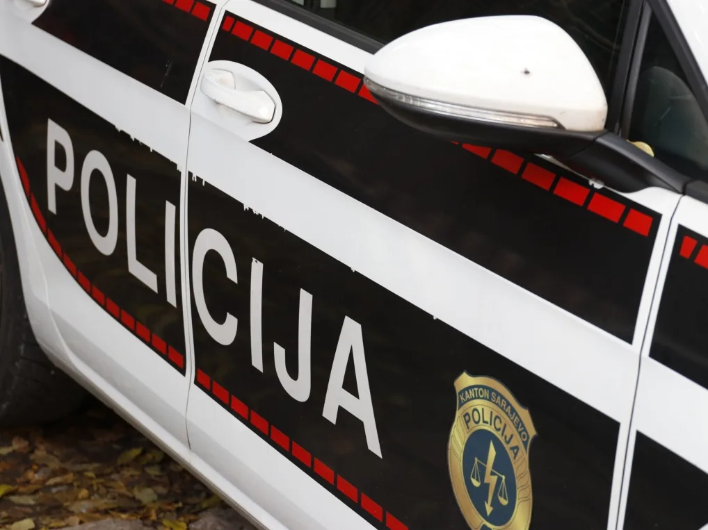 Policijsko vozilo nakon hapšenja