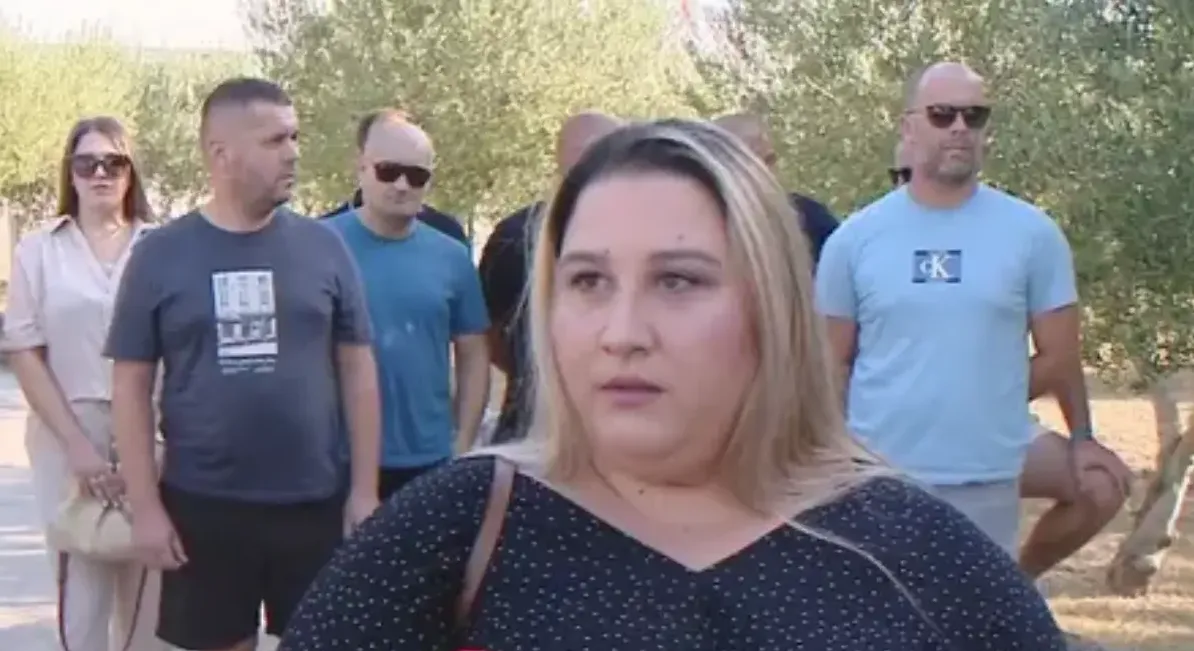 Roditelji protestuju zbog učiteljice